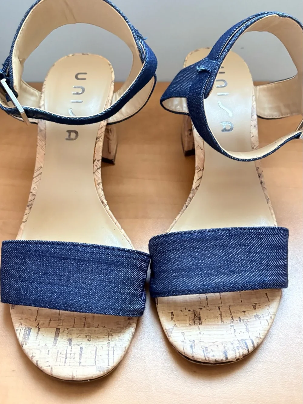 Like New Unisa block heel sandal